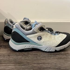 Timberland hiking boots - like new!